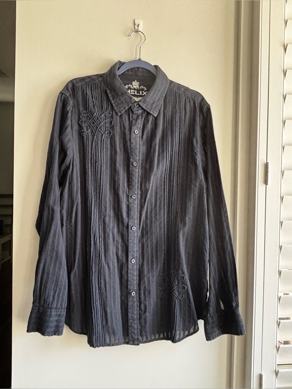 Men's Black Long-Sleeve Button-Up Shirt - Vintage
